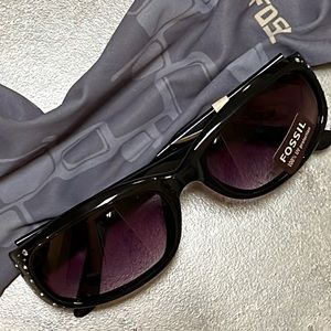 Woman’s Fossil sunglasses brand new with tags Daisy Black